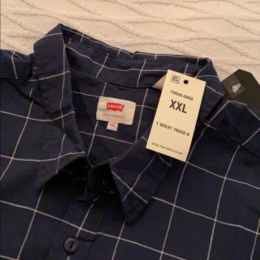 Shirt - Picture 3 of 4